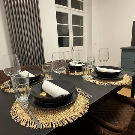 Zentrale Am Bergpark Apartman *